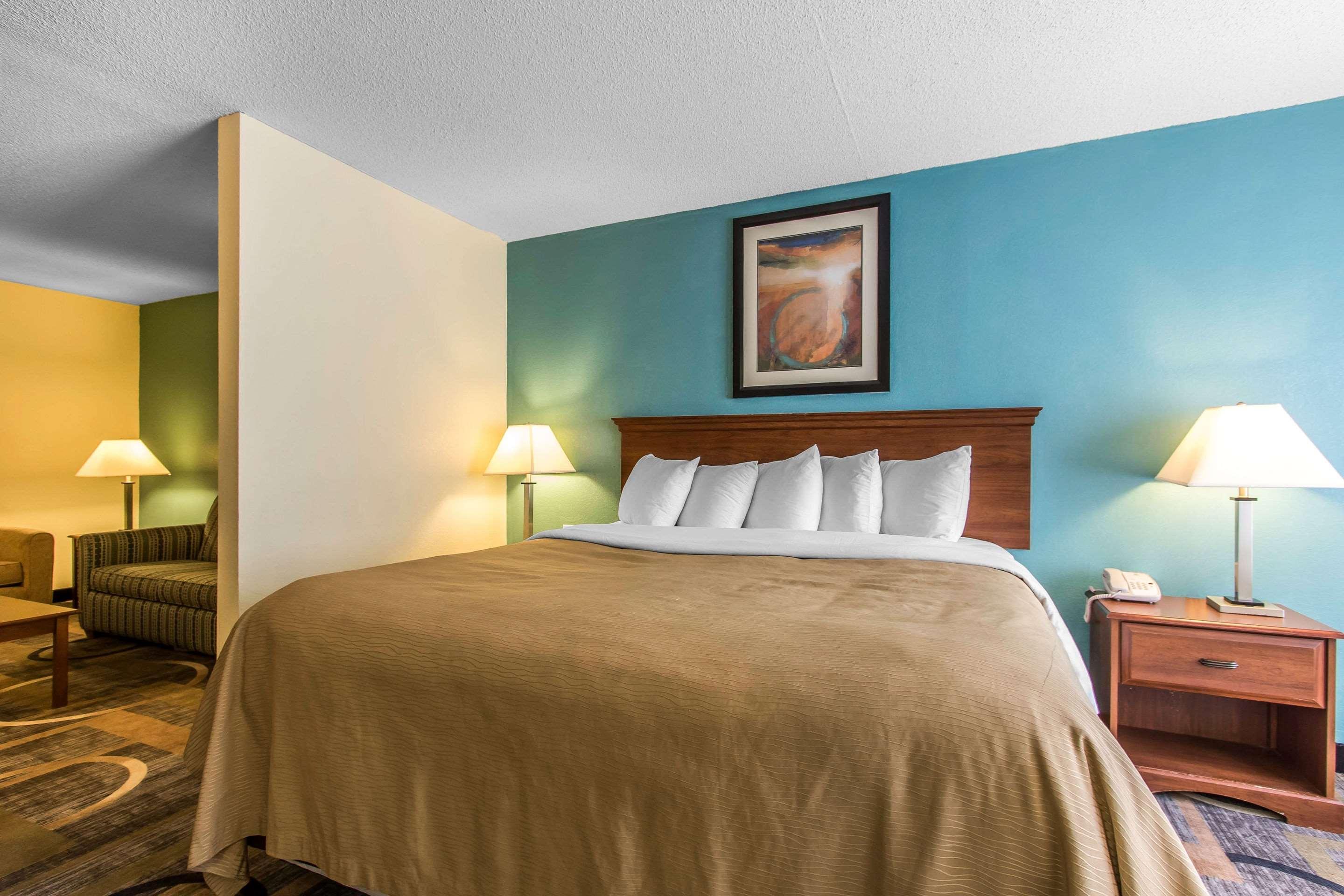 Quality Inn & Suites Memphis East Exterior photo
