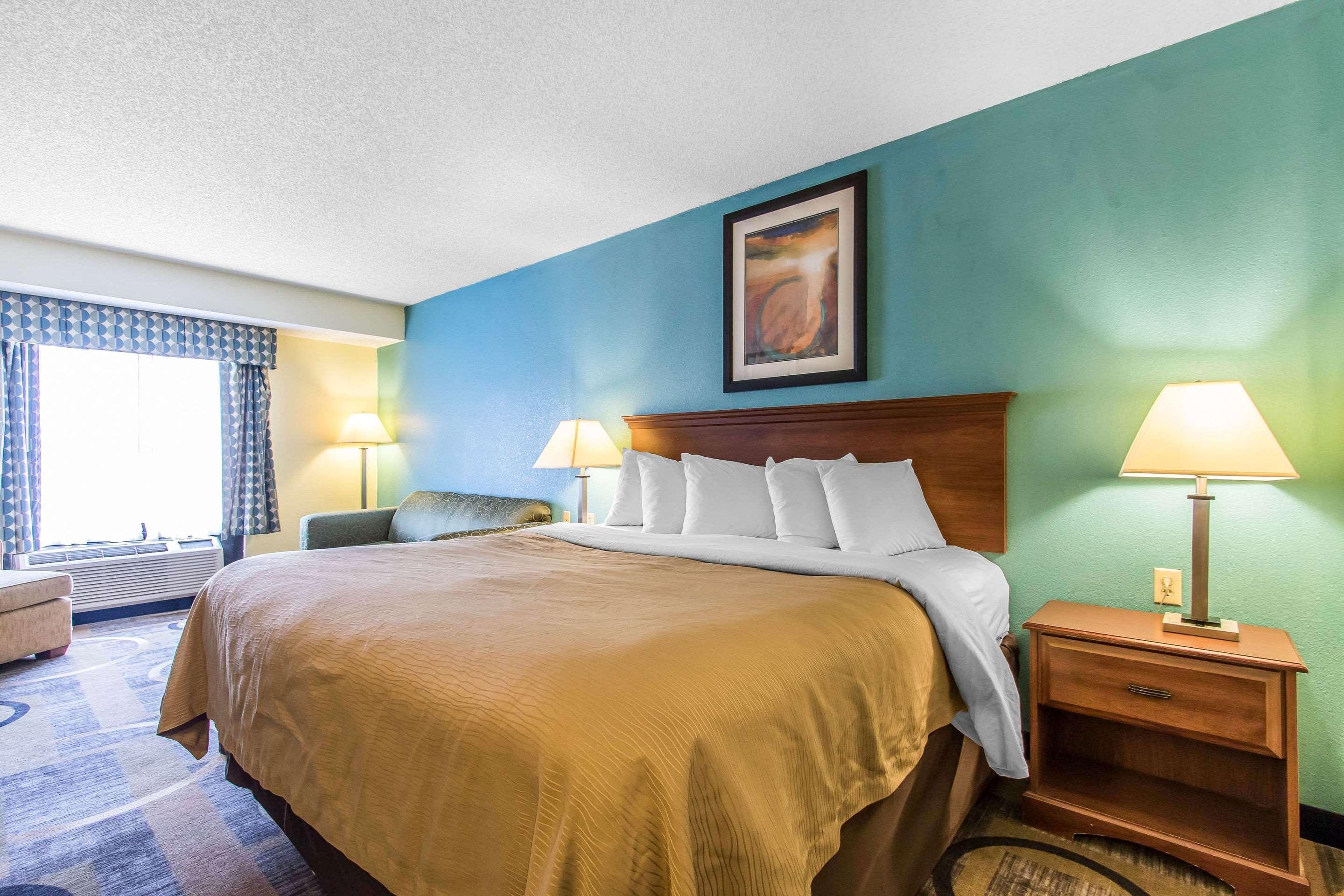 Quality Inn & Suites Memphis East Exterior photo