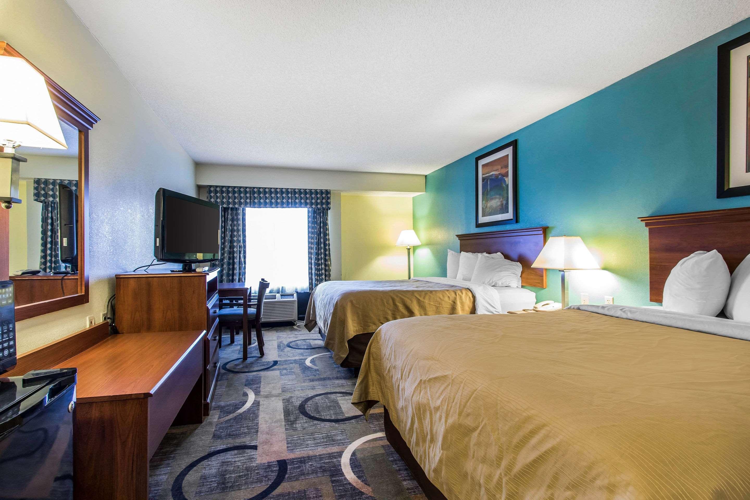 Quality Inn & Suites Memphis East Exterior photo